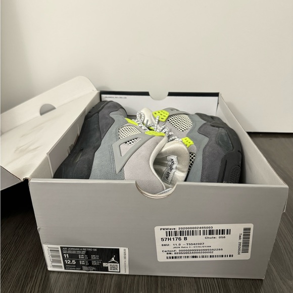 Air Jordan 4 Retro SE 95 Neon Cool Grey Volt 2020 Men’s 11 Sneakers Nike in Box - Picture 11 of 14